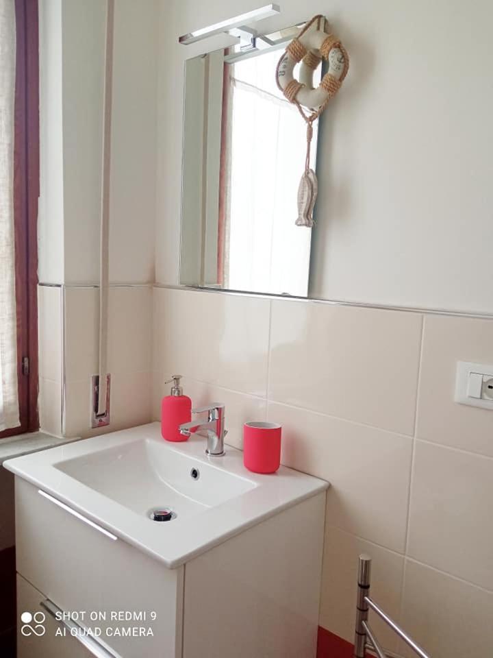Nonna Pella Appartamenti - Corbezzolo Pietra Ligure Room photo